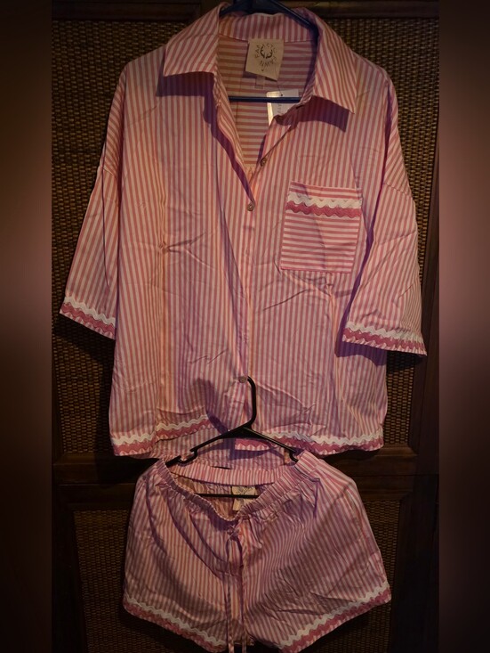 Fantastic Fawn Other - Fantastic Fawn Medium Set NWT Pink and White Striped Oversized